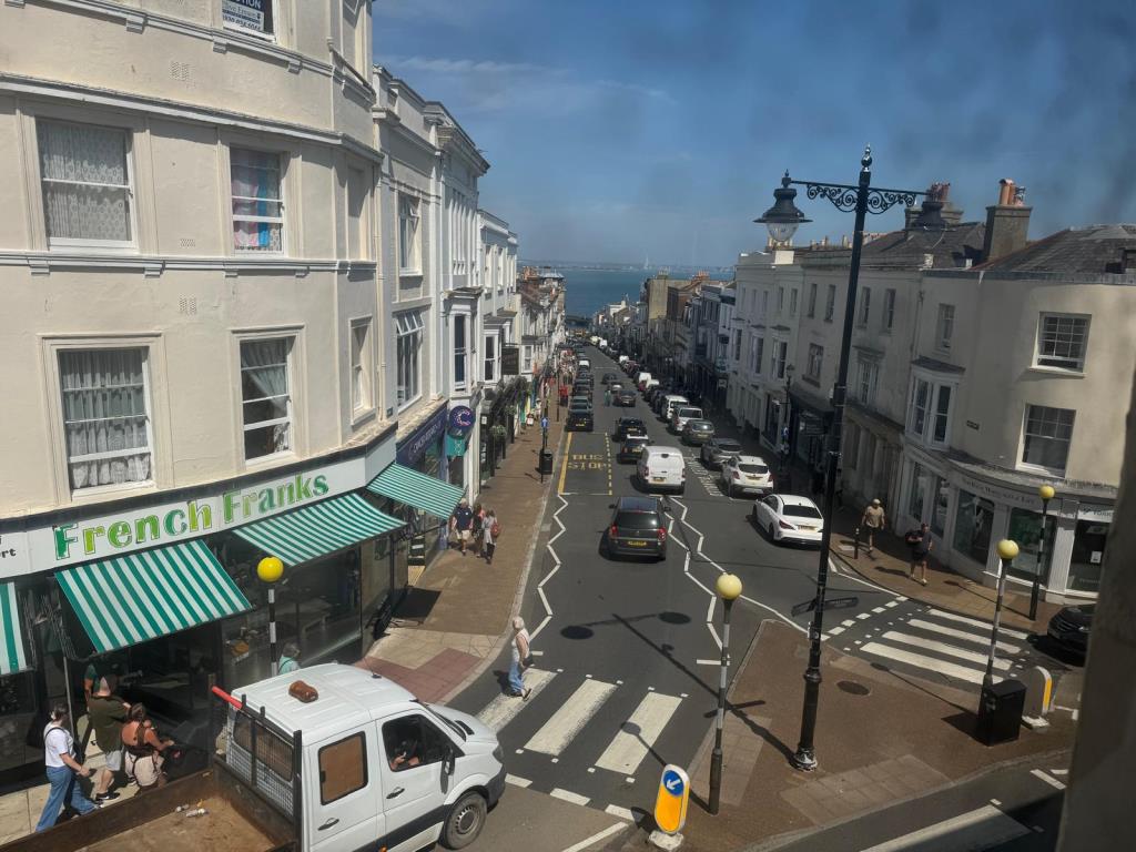 Lot: 114 - FREEHOLD FOUR STOREY TOWN CENTRE SHOP AND UPPER PARTS WITH CONVERSION POTENTIAL - View from first floor towards Union Street